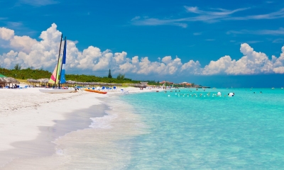 Strand von Varadero auf Kuba (kmiragaya / stock.adobe.com)  lizenziertes Stockfoto 
Informations sur les licences disponibles sous 'Preuve des sources d'images'